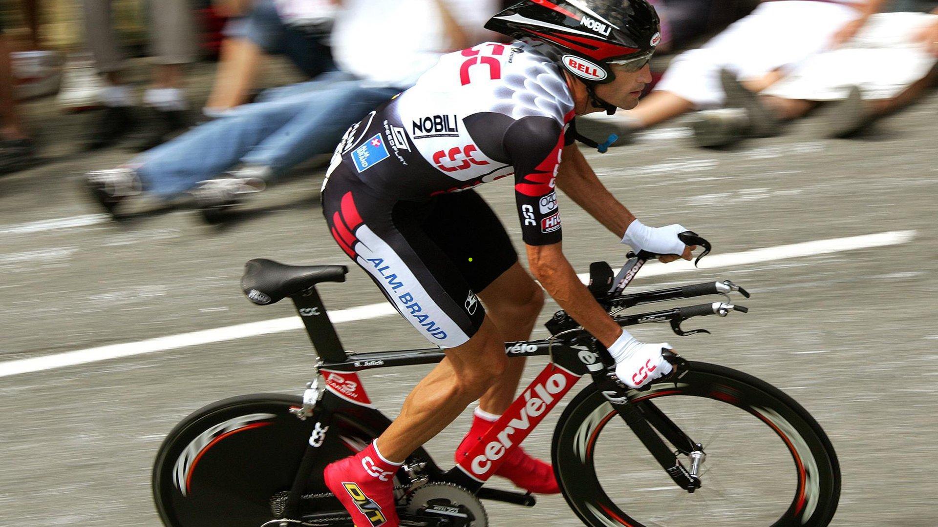 逆境中的王冠，海港夺冠之路折射中超残酷现实