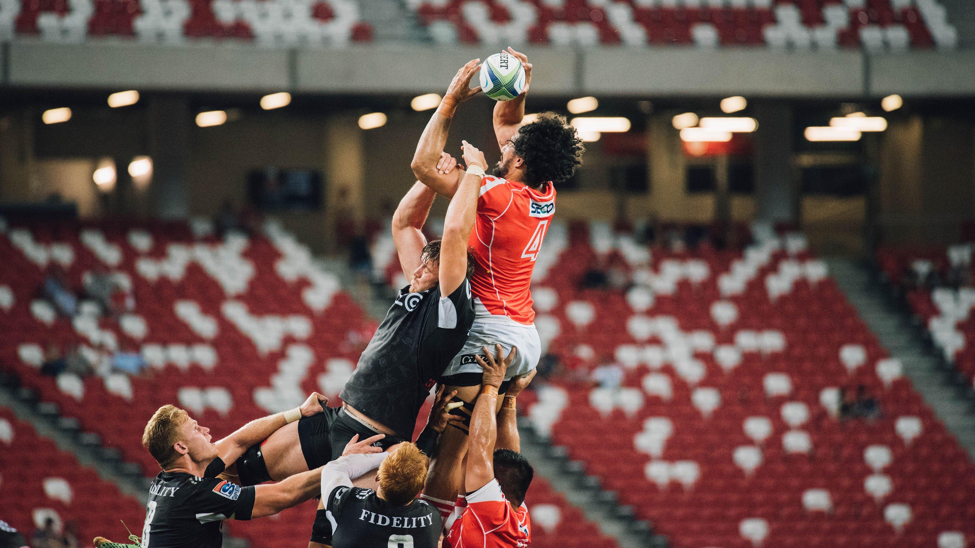 东亚杯易地风波倒逼上海海港加速锋线重组，绯闻外援极端举动引爆转会疑云